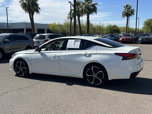 Used 2024 Nissan Altima 2.5 SR FWD image 3