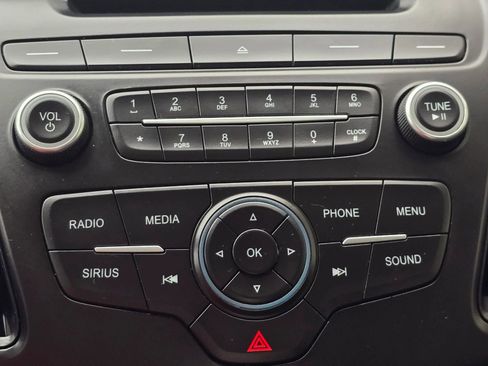 Used 2017 Ford Focus SE image 27