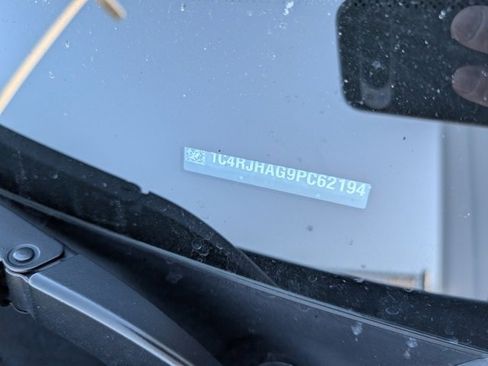 Used 2023 Jeep Grand Cherokee Altitude image 24