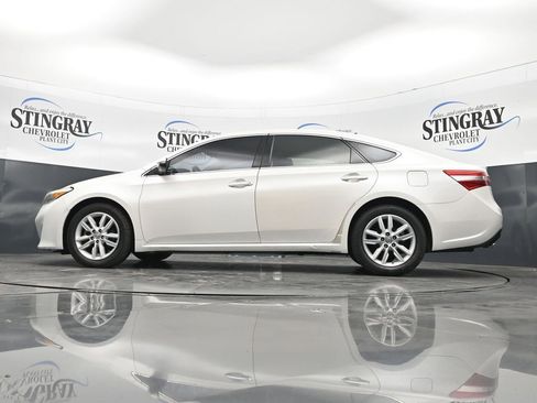 Used 2014 Toyota Avalon XLE FWD image 29