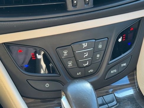 Used 2020 Buick Envision Preferred image 22