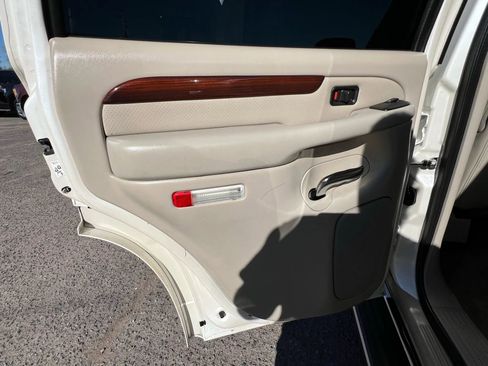 Used 2003 Cadillac Escalade AWD image 14