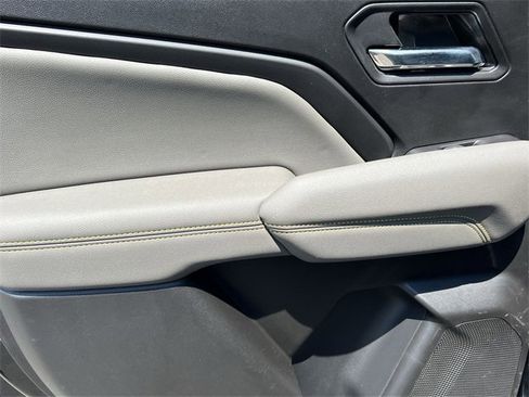 Used 2024 Chevrolet Colorado ZR2 w/ Technology Package image 22