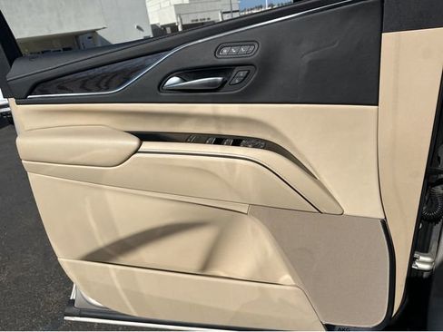 Used 2022 Cadillac Escalade Premium Luxury w/ Performance Package image 6