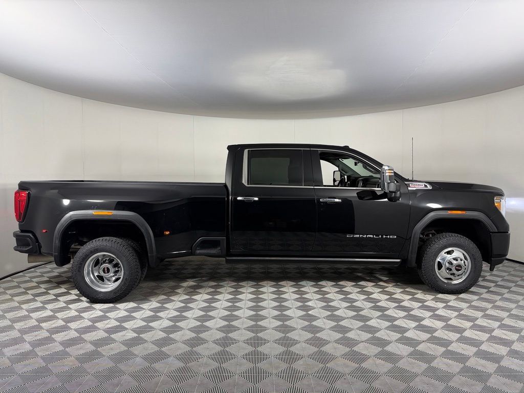 Used 2022 GMC Sierra 3500 Denali w/ Denali Ultimate Package AWD/4WD image 5