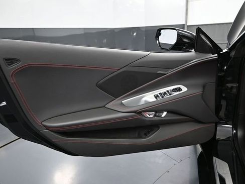 Used 2025 Chevrolet Corvette Stingray Convertible w/ 1LT image 16