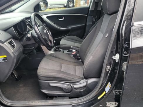 Used 2013 Hyundai Elantra GT w/ Touch & Go Pkg image 9