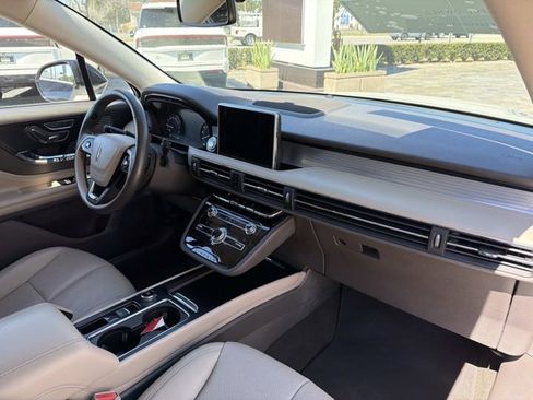 Certified 2020 Lincoln Corsair FWD w/ Premium Package image 22