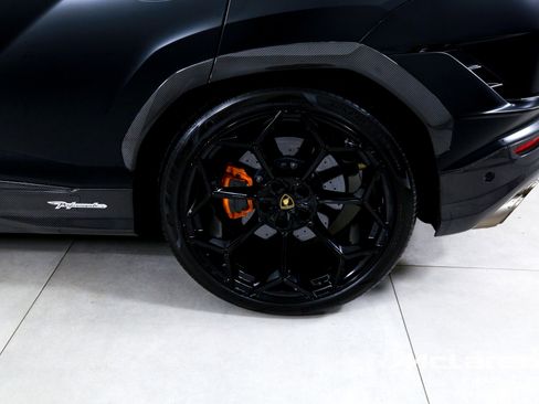 Used 2023 Lamborghini Urus Performante AWD/4WD image 34