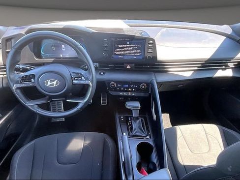 Used 2025 Hyundai Elantra Sport FWD image 13