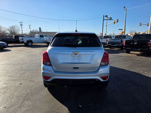 Used 2018 Chevrolet Trax LS image 24