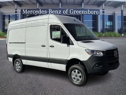 New 2025 Mercedes-Benz Sprinter 2500 image 2