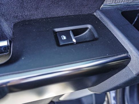 Used 2022 Ford F150 Platinum image 44