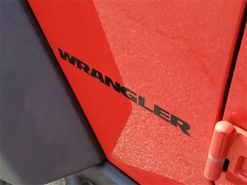 Used 2017 Jeep Wrangler Rubicon w/ Dual Top Group image 9