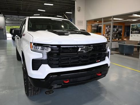 New 2026 Chevrolet Silverado 1500 LT Trail Boss w/ LT Trail Boss Premium Package AWD/4WD image 3