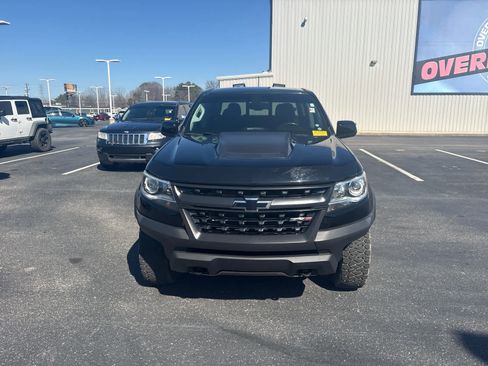 Used 2019 Chevrolet Colorado ZR2 w/ ZR2 Midnight Special Edition image 2