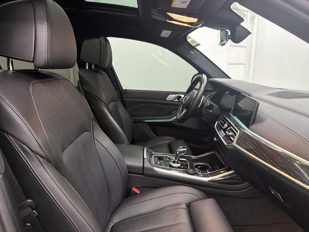 Used 2022 BMW X7 M50i AWD/4WD image 36