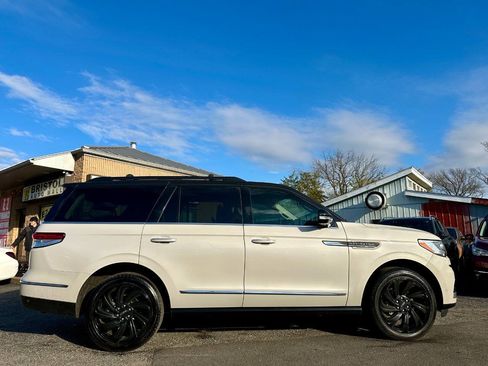 Used 2023 Lincoln Navigator Reserve AWD/4WD image 8