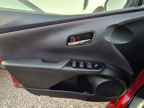 Used 2017 Toyota Prius Prime Advanced w/ Carpet Mat Package image 11