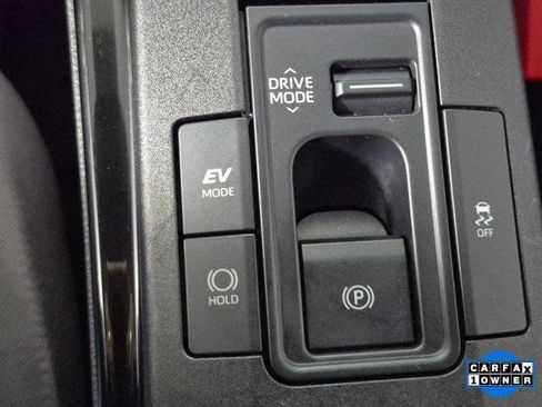 Certified 2024 Toyota Prius LE image 22