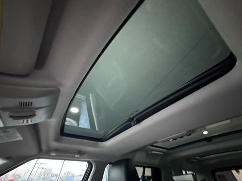 Used 2016 Land Rover LR4 HSE Silver Edition image 39