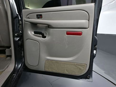 Used 2004 GMC Sierra 2500 SLT w/ Heavy-Duty Power Package image 39