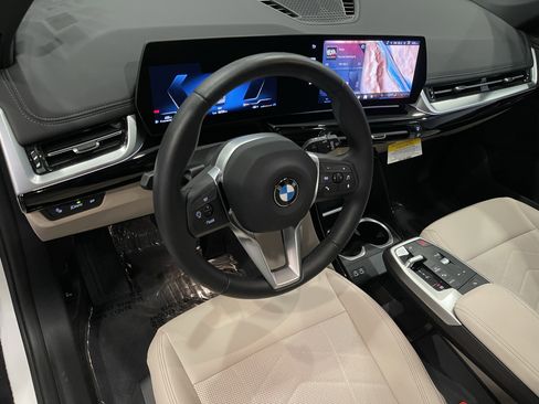 Used 2025 BMW X1 xDrive28i w/ Convenience Package image 13