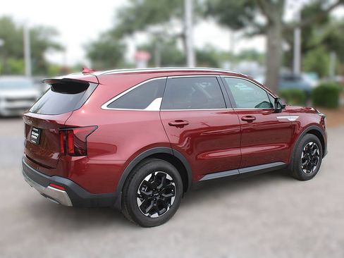 Certified 2025 Kia Sorento S FWD image 6