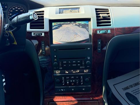 Used 2007 Cadillac Escalade 2WD w/ Information Package image 17