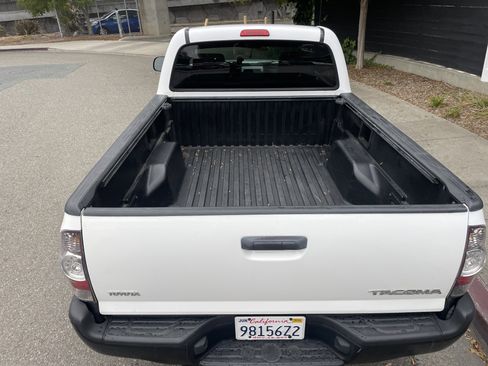 Used 2011 Toyota Tacoma 2WD Regular Cab image 11