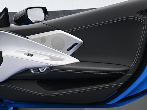 Used 2022 Chevrolet Corvette Stingray Premium Conv w/ Z51 Performance Package RWD image 25