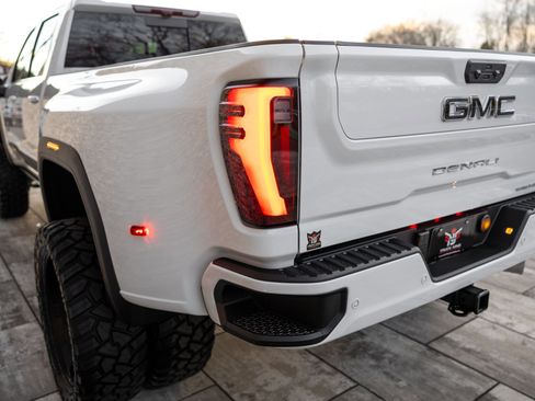 Used 2026 GMC Sierra 3500 Denali Ultimate image 30