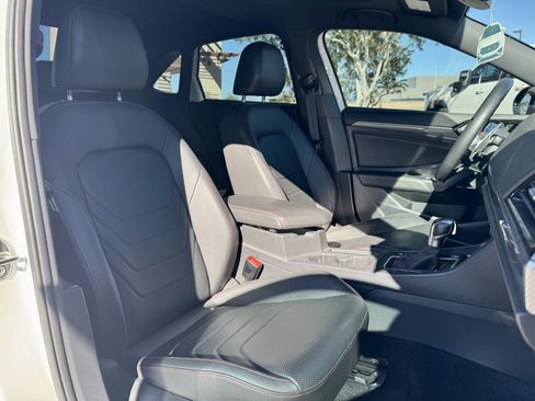 Used 2019 Volkswagen Jetta GLI Autobahn image 14