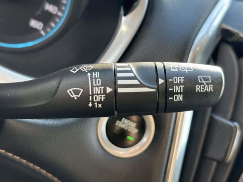 Used 2019 Chevrolet Traverse LT image 17