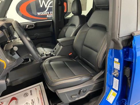 New 2024 Ford Bronco Badlands image 15