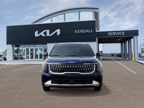 New 2026 Kia Carnival FWD image 2