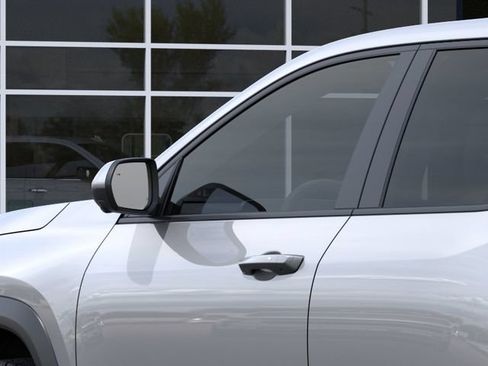 New 2026 Chevrolet Equinox LT w/ Convenience Package II FWD image 12
