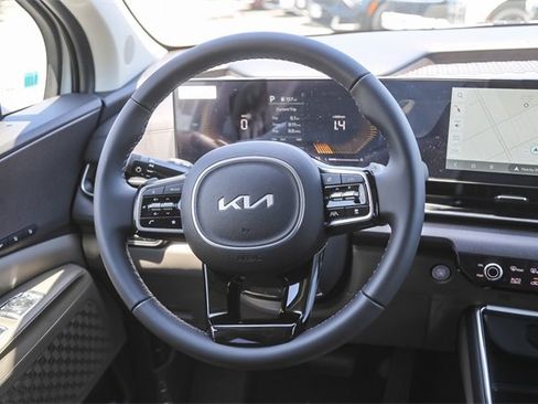 New 2026 Kia Carnival EX image 17