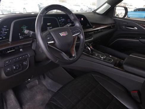 Certified 2023 Cadillac Escalade Sport Platinum w/ LPO, ONYX Package image 7