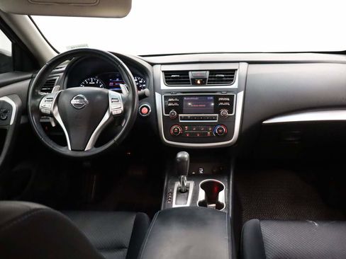 Used 2016 Nissan Altima 3.5 SR w/ Interior Lighting Package FWD image 6