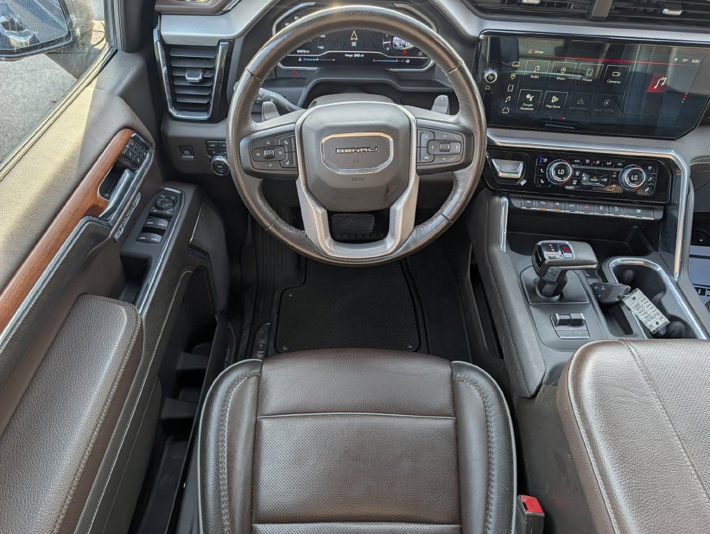 Used 2023 GMC Sierra 1500 Denali w/ Denali Reserve Package AWD/4WD image 11