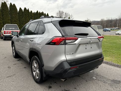 Used 2022 Toyota RAV4 XLE image 5
