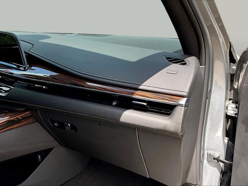 Used 2024 Cadillac Escalade Premium Luxury RWD image 17