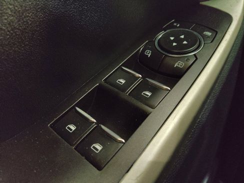 Used 2021 Ford Explorer Limited w/ Equipment Group 301A AWD/4WD image 27