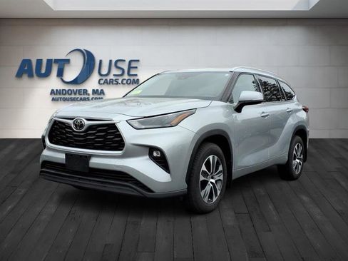 Used 2022 Toyota Highlander XLE image 1