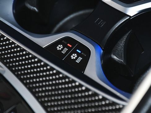 Used 2023 BMW XM image 75