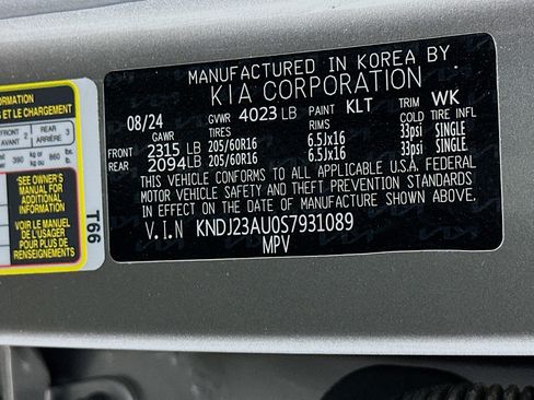 Used 2025 Kia Soul LX w/ LX Technology Package FWD image 12