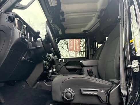 Used 2020 Jeep Wrangler Unlimited Sport image 9