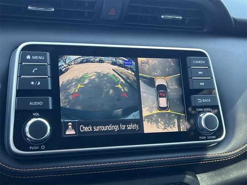 Used 2020 Nissan Kicks SR image 16