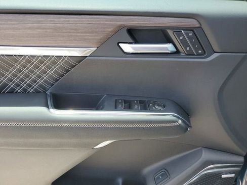 New 2026 GMC Acadia Denali w/ Super Cruise Package FWD image 17